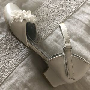 Girls white dressy shoes